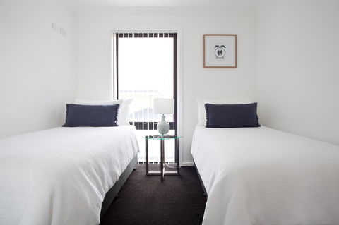 Pearl Hawley Beach - Inverell Accommodation 16