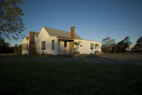 Buttons Cottage For Canyon & Rain Forest Walks With In House Dining - Inverell Accommodation 3
