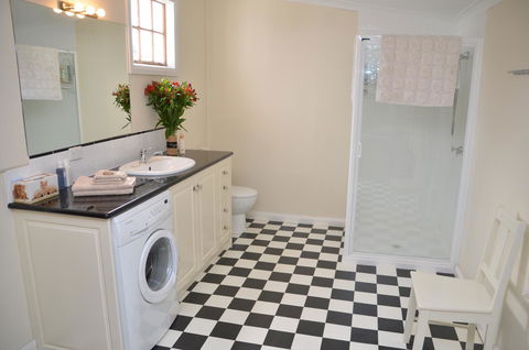 Buttons Cottage For Canyon & Rain Forest Walks With In House Dining - Inverell Accommodation 23