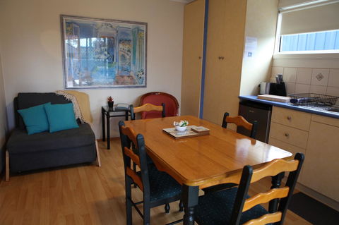 Sails On Port Sorell Boutique Apartments - Inverell Accommodation 11