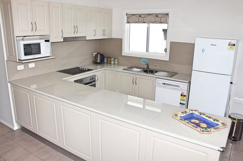 Front Row Beachfront - Inverell Accommodation 5