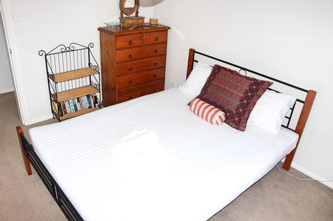 Front Row Beachfront - Inverell Accommodation 10