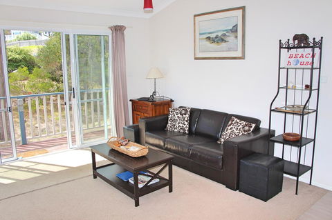 Front Row Beachfront - Inverell Accommodation 7