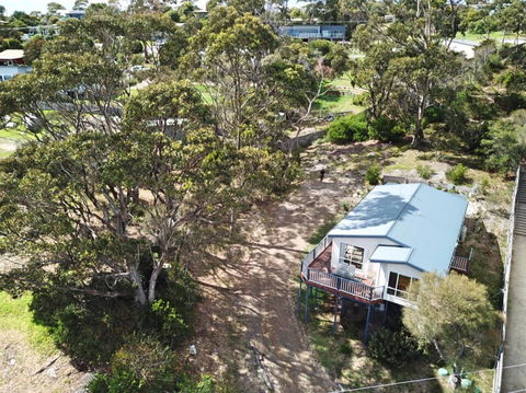 Front Row Beachfront - Inverell Accommodation 0