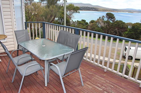 Front Row Beachfront - Inverell Accommodation 2