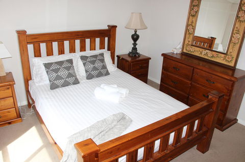 Front Row Beachfront - Inverell Accommodation 8