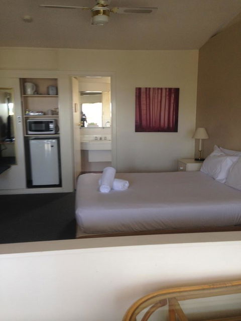 Abel Tasman Airport Motor Inn - Inverell Accommodation 8