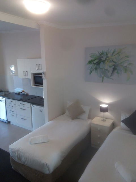 Abel Tasman Airport Motor Inn - Inverell Accommodation 11