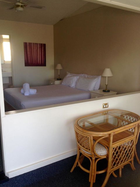 Abel Tasman Airport Motor Inn - Inverell Accommodation 9