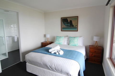 DOLPHIN LOOKOUT COTTAGE - Amazing Views Of The Bay Of Fires - Inverell Accommodation 10