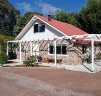 Hilltop Cottages - Inverell Accommodation