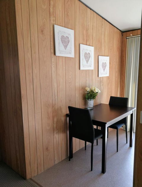 Hilltop Cottages - Inverell Accommodation 17