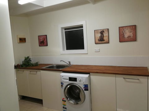 Hilltop Cottages - Inverell Accommodation 4