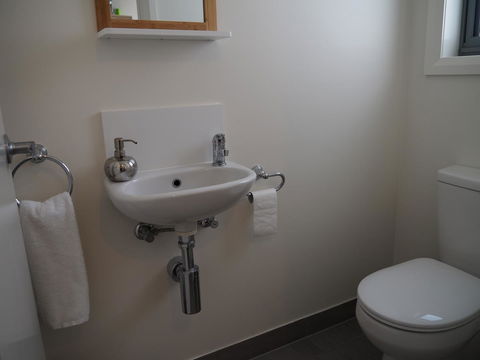 GRANITE BEACH HOUSE @ Bay Of Fires - Inverell Accommodation 13