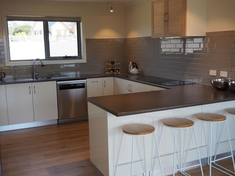 GRANITE BEACH HOUSE @ Bay Of Fires - Inverell Accommodation 5