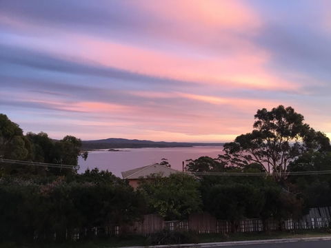 GRANITE BEACH HOUSE @ Bay Of Fires - Inverell Accommodation 0