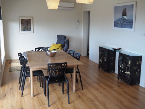 GRANITE BEACH HOUSE @ Bay Of Fires - Inverell Accommodation 3