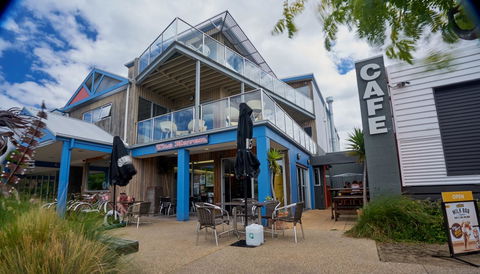The Island Accommodation - Inverell Accommodation 13