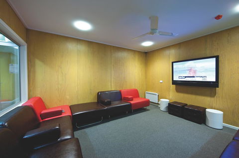 The Island Accommodation - Inverell Accommodation 18