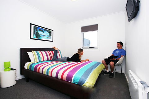 The Island Accommodation - Inverell Accommodation 9