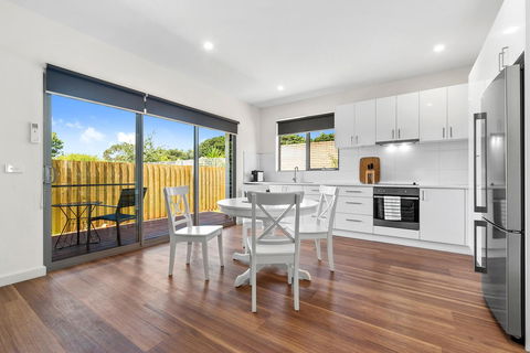 Rosewater Townhouses Dromana - Inverell Accommodation 9