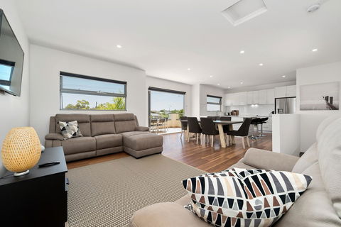 Rosewater Townhouses Dromana - Inverell Accommodation 0