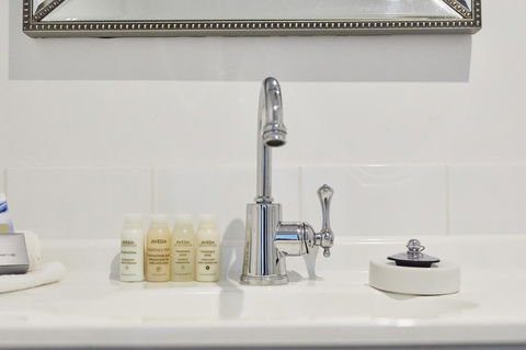 The Royal Hotel Mornington - Inverell Accommodation 7