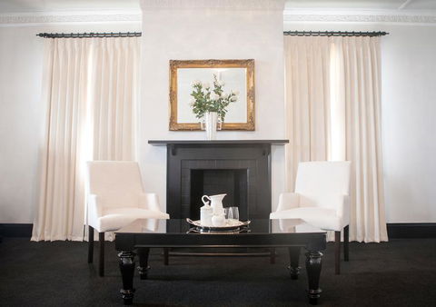 The Royal Hotel Mornington - Inverell Accommodation 3