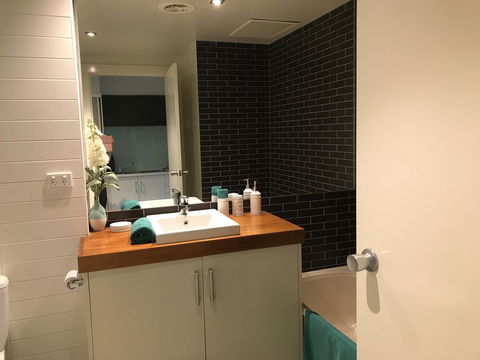 Lorne World - Inverell Accommodation 42