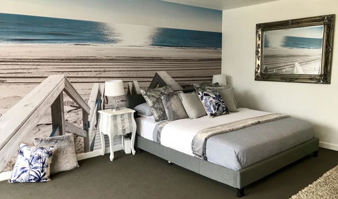 Lorne World - Inverell Accommodation 12