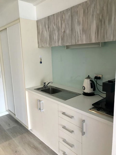 Lorne World - Inverell Accommodation 2