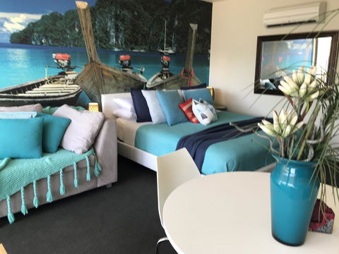 Lorne World - Inverell Accommodation 30