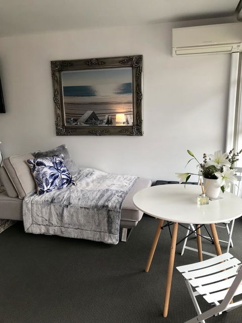 Lorne World - Inverell Accommodation 8