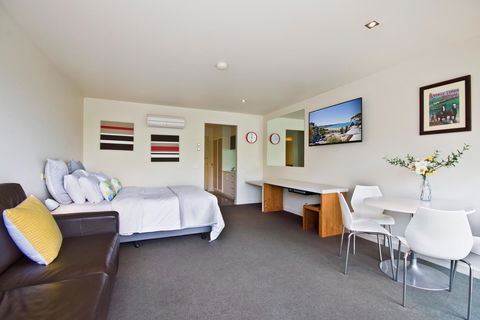 Lorne Bay View Motel - Inverell Accommodation 24