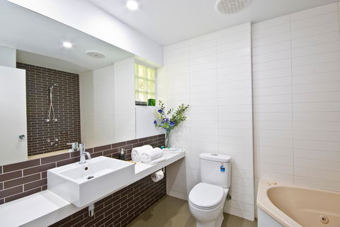 Lorne Bay View Motel - Inverell Accommodation 17