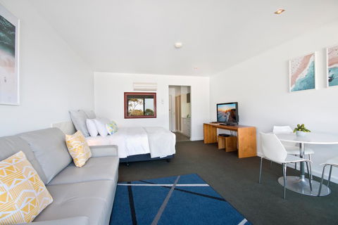 Lorne Bay View Motel - Inverell Accommodation 10