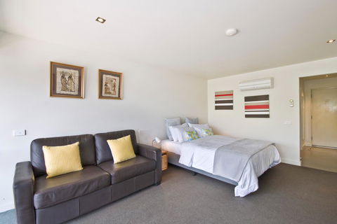 Lorne Bay View Motel - Inverell Accommodation 23