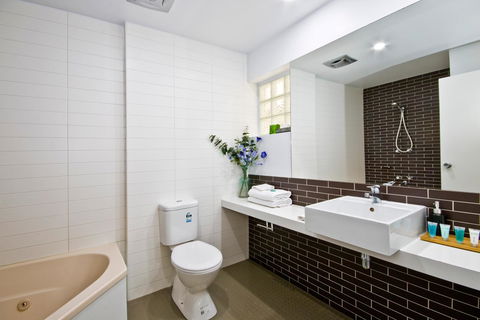 Lorne Bay View Motel - Inverell Accommodation 35