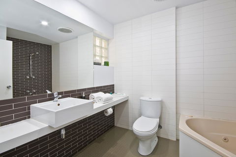 Lorne Bay View Motel - Inverell Accommodation 30