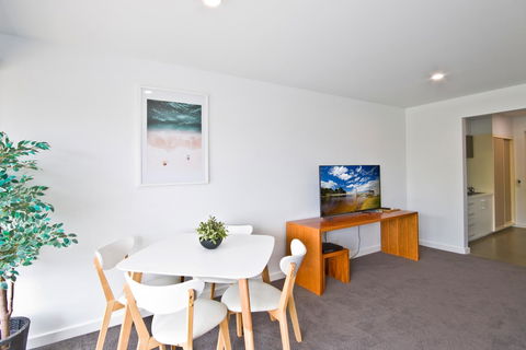 Lorne Bay View Motel - Inverell Accommodation 19