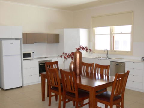 The Victoria Apartments - Inverell Accommodation 21