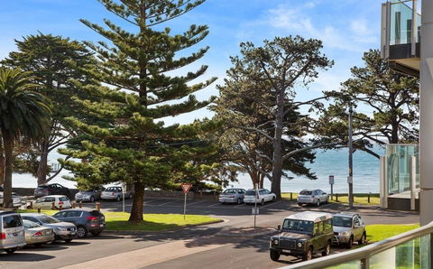 130 At The Waves - Inverell Accommodation 1