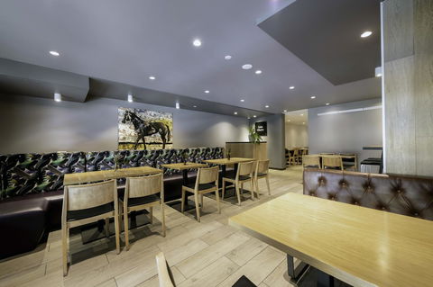 Brady Hotels Central Melbourne - Inverell Accommodation 15