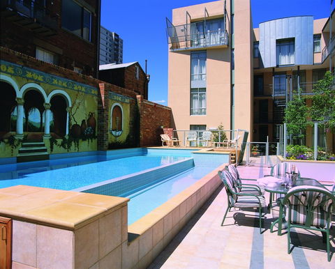 Melbourne Metropole Central Official - Inverell Accommodation 1