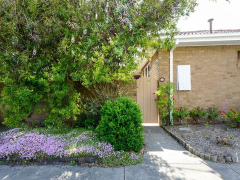 Boutique Stays Sandyside- Sandringham Villa Units - Inverell Accommodation 1