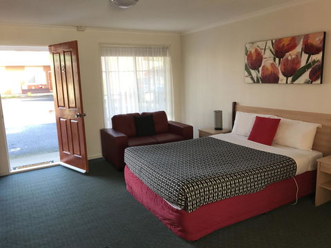 Beachcomber Motel & Apartments - Inverell Accommodation 1