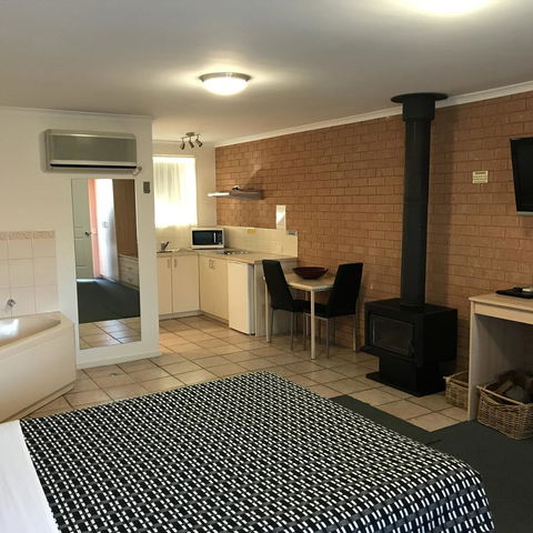 Beachcomber Motel & Apartments - Inverell Accommodation 6