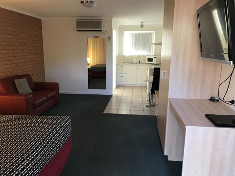 Beachcomber Motel & Apartments - Inverell Accommodation 7