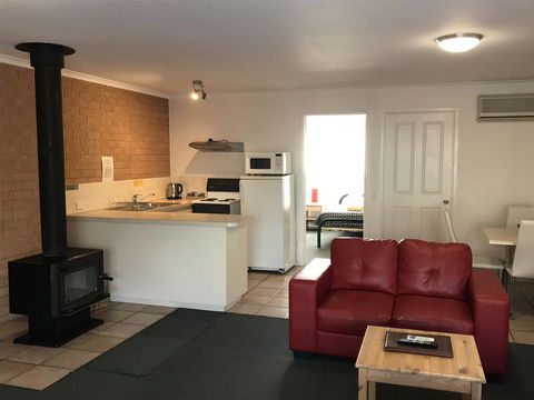 Beachcomber Motel & Apartments - Inverell Accommodation 13