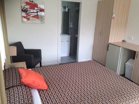 Beachcomber Motel & Apartments - Inverell Accommodation 24